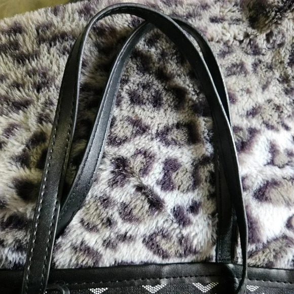 Fashion Black and  Whit Mini Tote Bag with Removable Pouch - Super Cute! - Picture 10 of 12